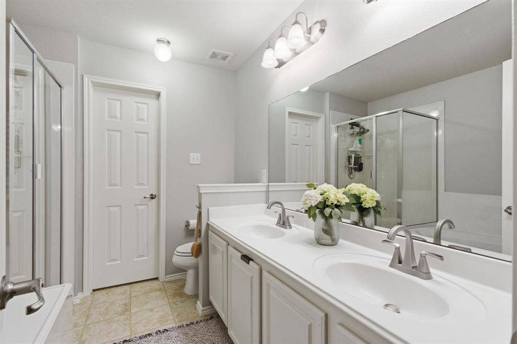 2925 Saint Andrews Drive, Lewisville, TX 75067