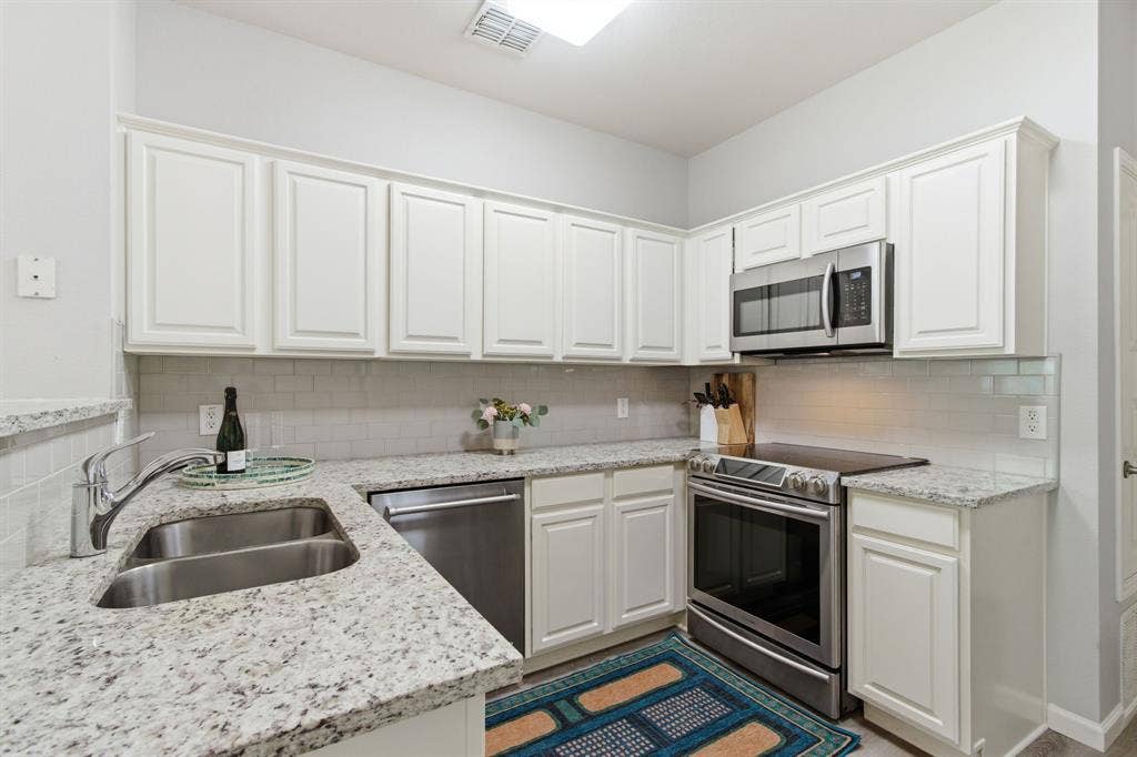 2925 Saint Andrews Drive, Lewisville, TX 75067