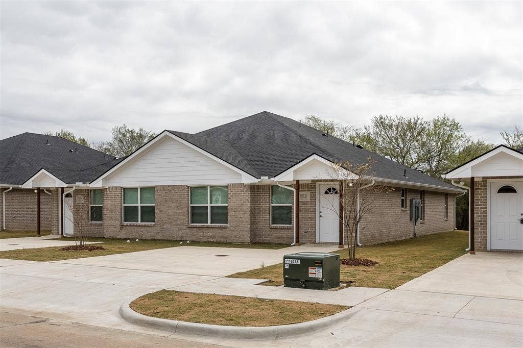 603 Casa Linda Drive, #B, Ennis, TX 75119 603 Casa Linda Drive, #B, Ennis, TX 75119