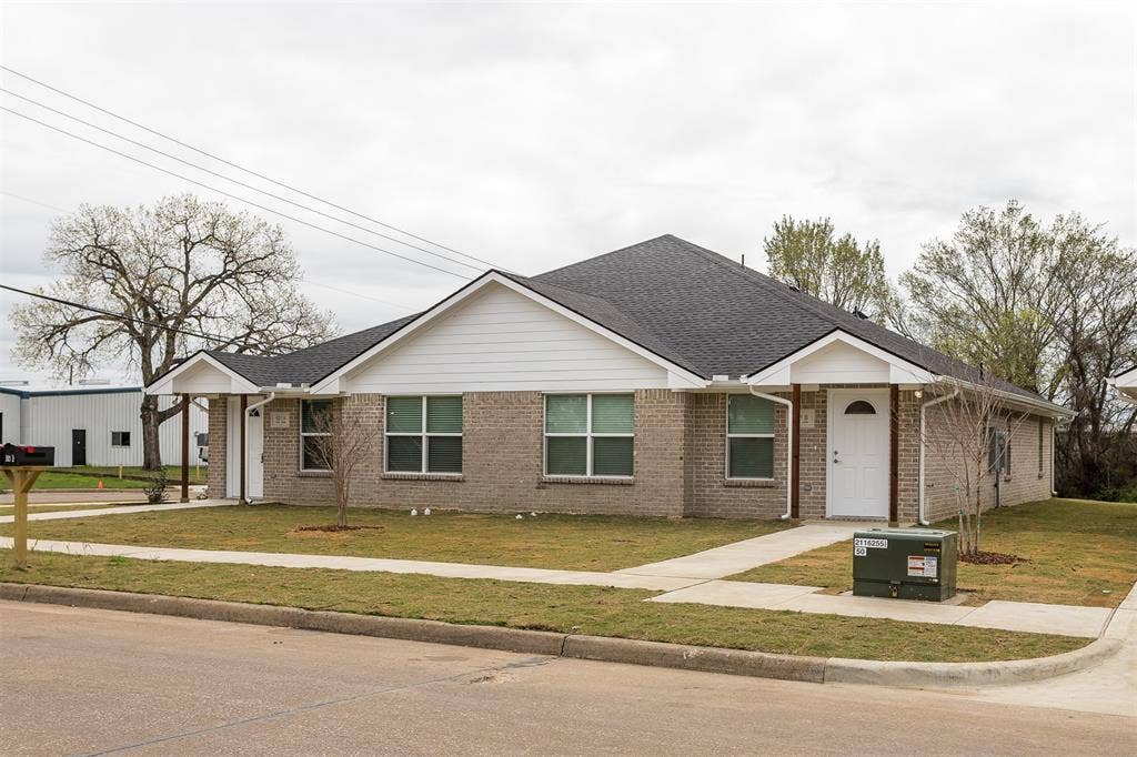603 Casa Linda Drive, #B, Ennis, TX 75119 603 Casa Linda Drive, #B, Ennis, TX 75119