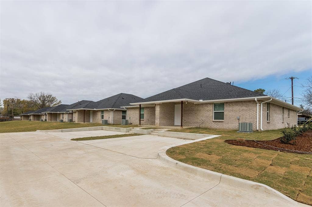 603 Casa Linda Drive, #B, Ennis, TX 75119 603 Casa Linda Drive, #B, Ennis, TX 75119