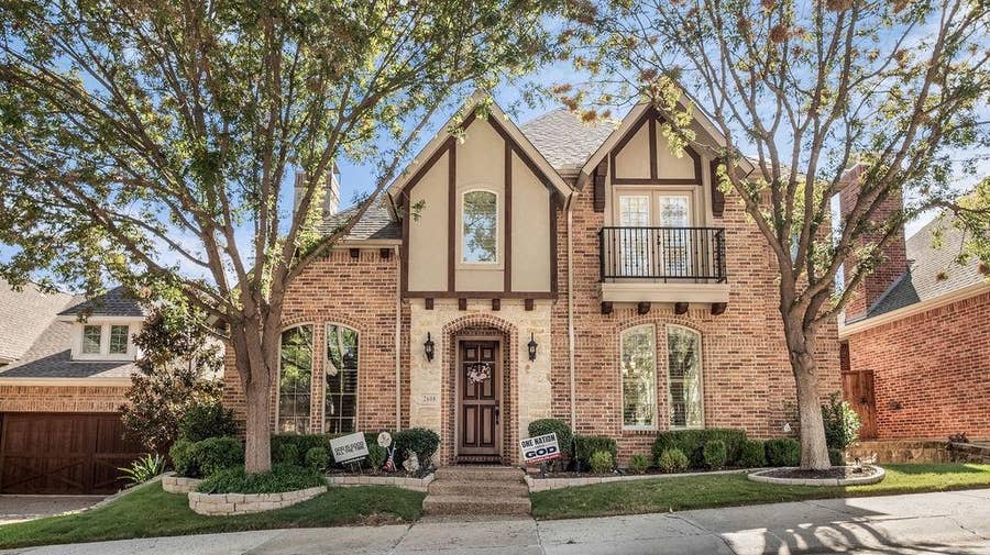 Property photo for 2608 Sir Wade Way, Lewisville, TX
