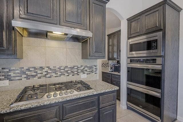 909 Heath Creek Drive, DeSoto, TX 75115