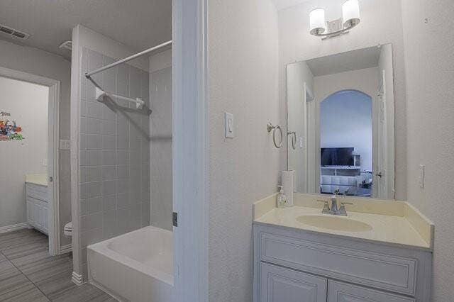 909 Heath Creek Drive, DeSoto, TX 75115
