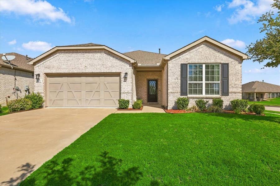 Property photo for 965 Memorial Drive, Little Elm, TX