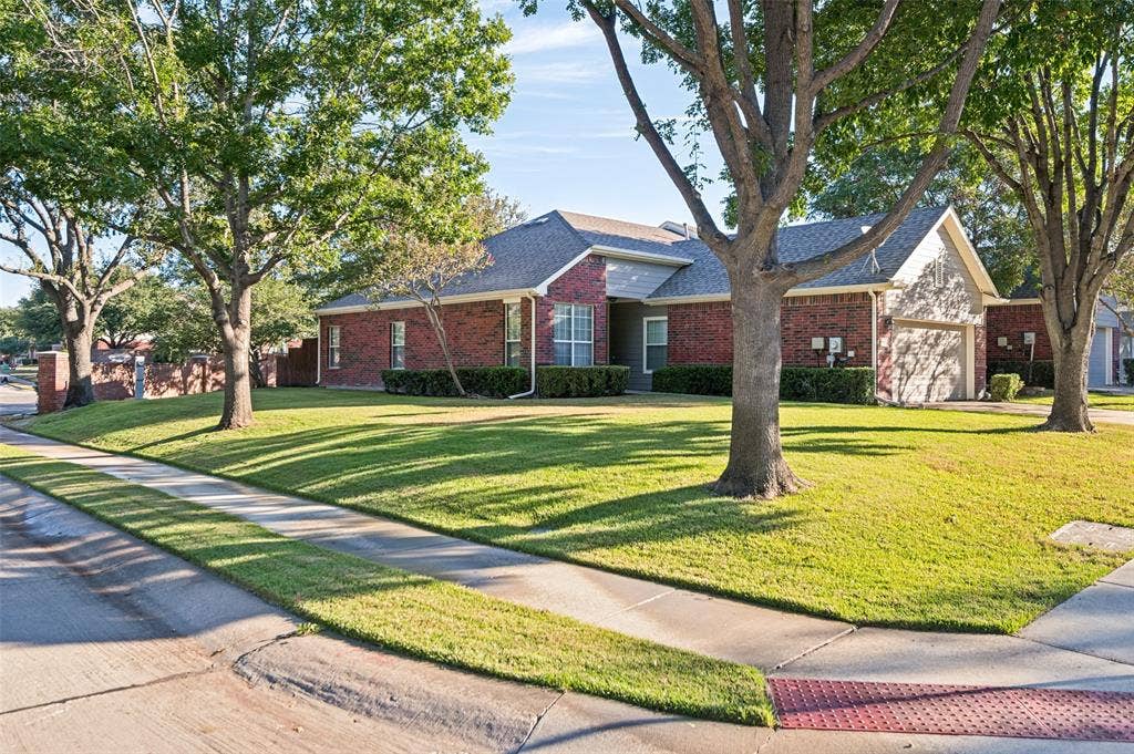 7225 Rembrandt Drive, Plano, TX 75093 Corner lot with large treed side yard
