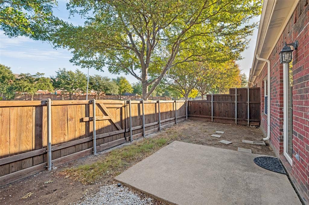 7225 Rembrandt Drive, Plano, TX 75093 backyard