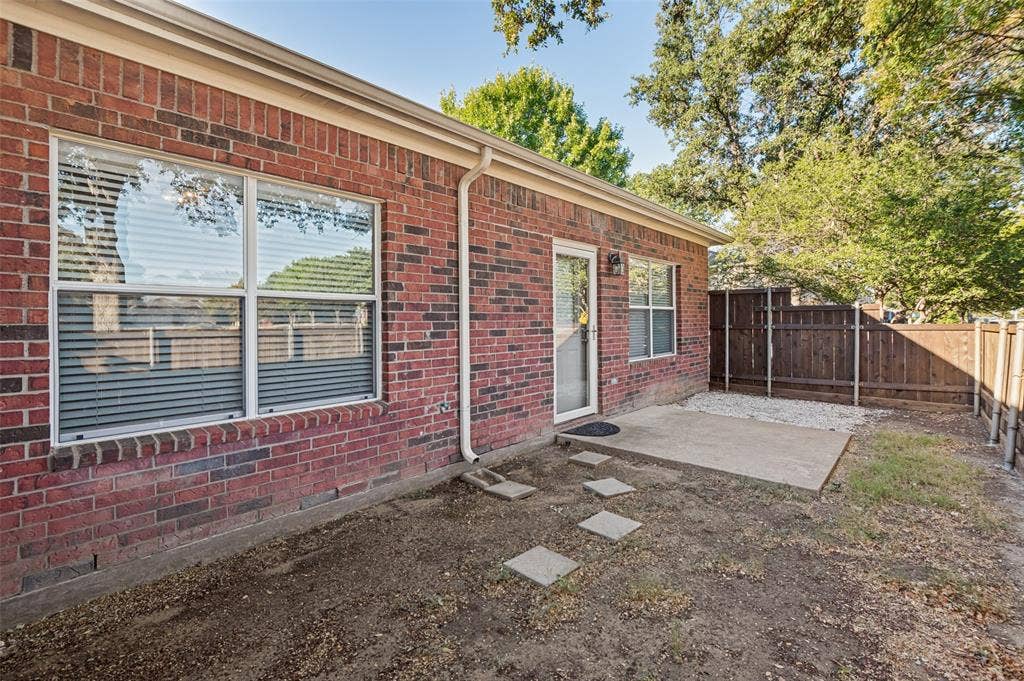 7225 Rembrandt Drive, Plano, TX 75093 backyard