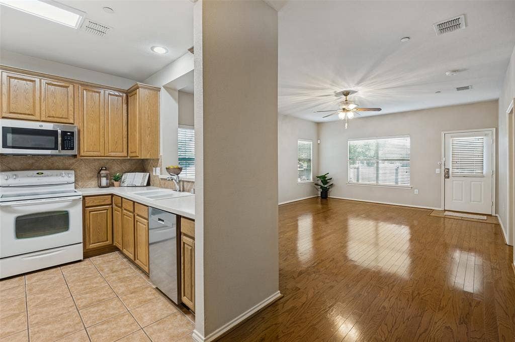 7225 Rembrandt Drive, Plano, TX 75093 7225 Rembrandt Drive, Plano, TX 75093