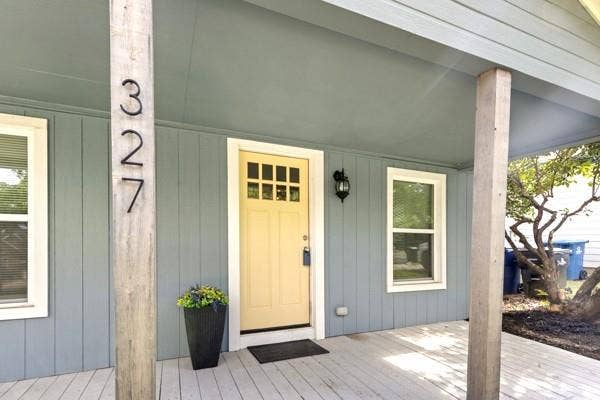 Property photo for 327 E Hull Street, Denison, TX