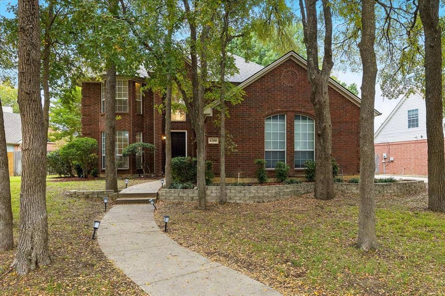 Property photo for 6300 Fox Hunt Drive, Arlington, TX