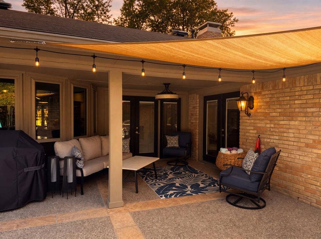 705 Rochelle Boulevard, Irving, TX 75062