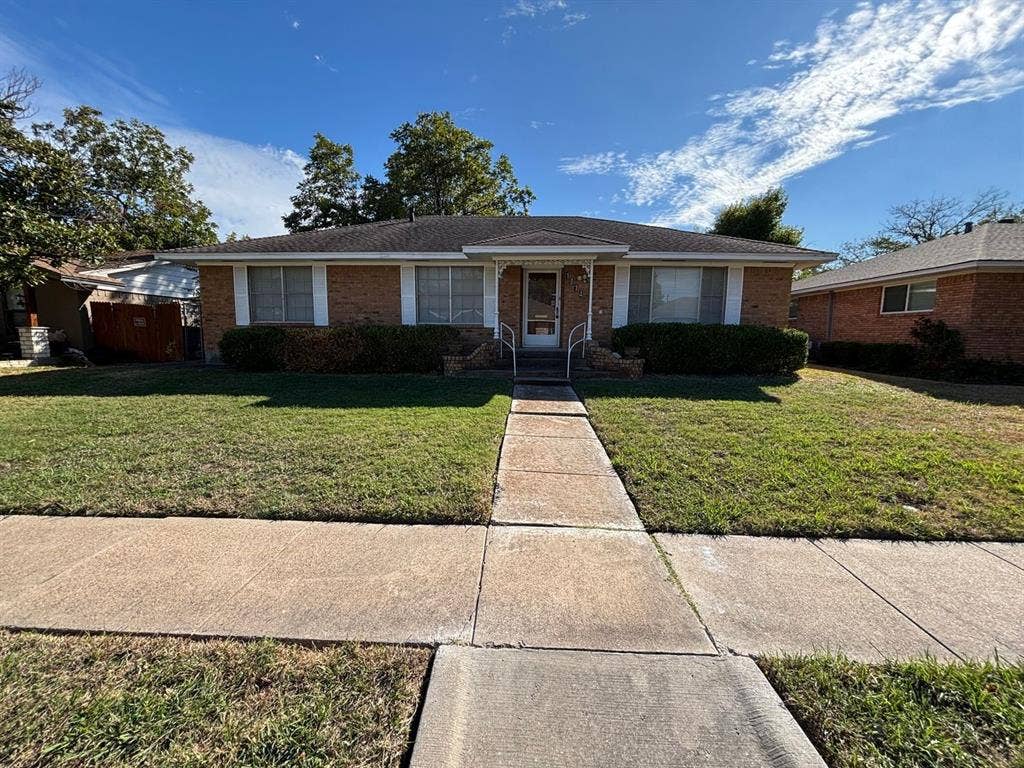 1814 Bardfield Avenue, Garland, TX 75041