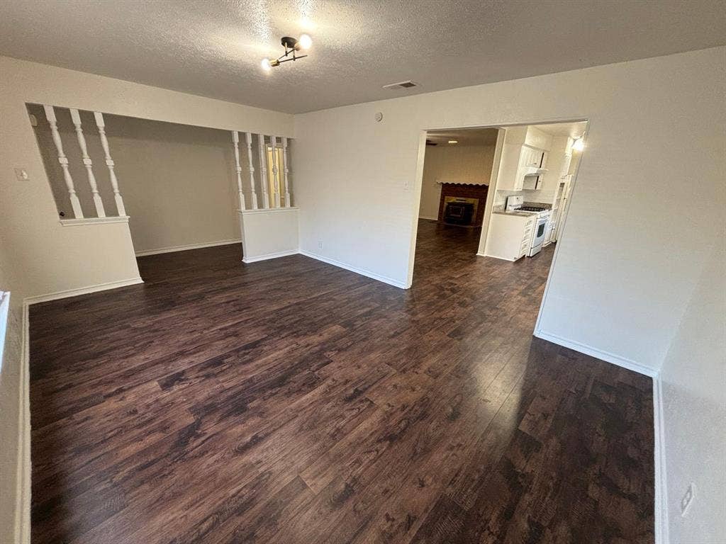 1814 Bardfield Avenue, Garland, TX 75041