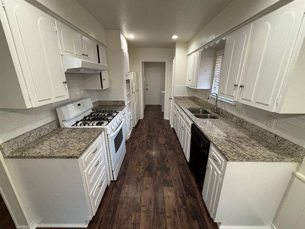 1814 Bardfield Avenue, Garland, TX 75041