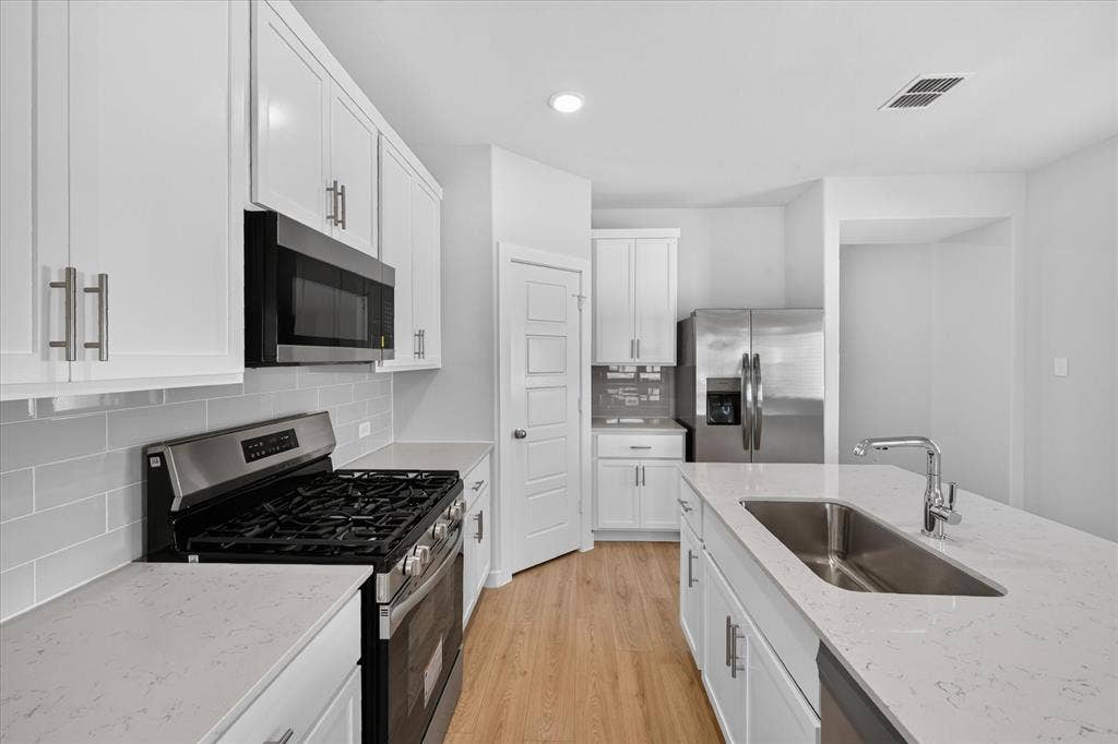 3405 High Valley Drive, Princeton, TX 75071 3405 High Valley Drive, Princeton, TX 75071