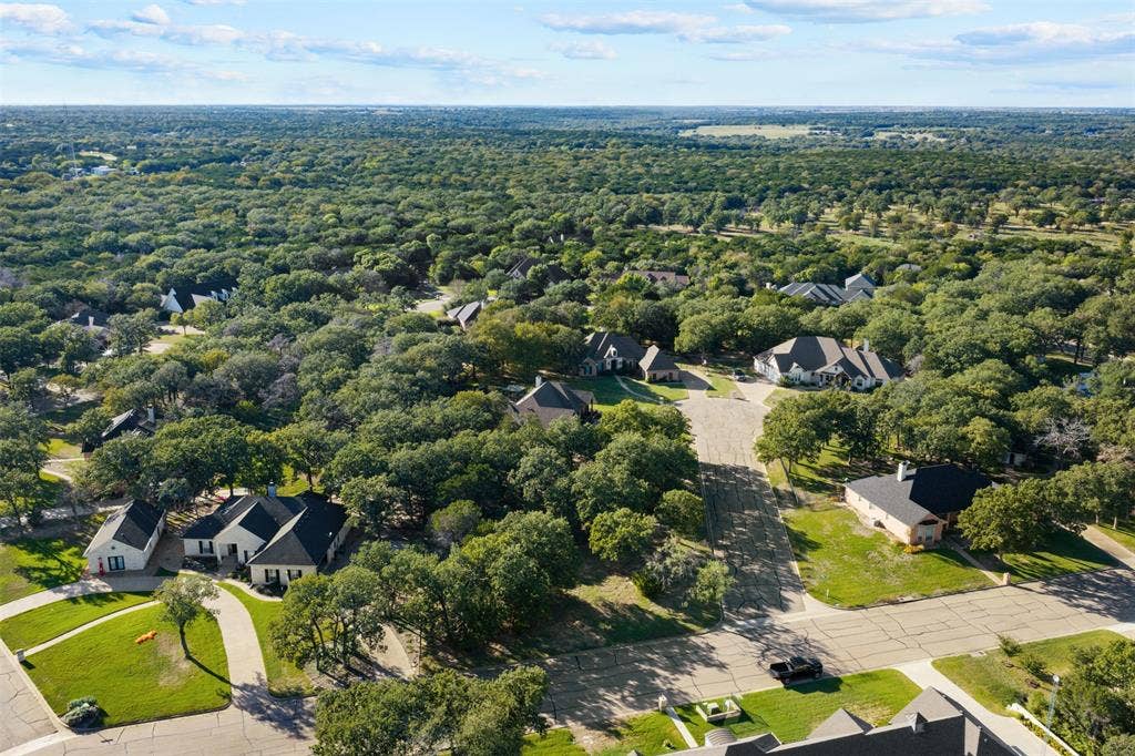 1027 Dominion Oaks Drive, China Spring, TX 76633 Ariel views of the neighborhood