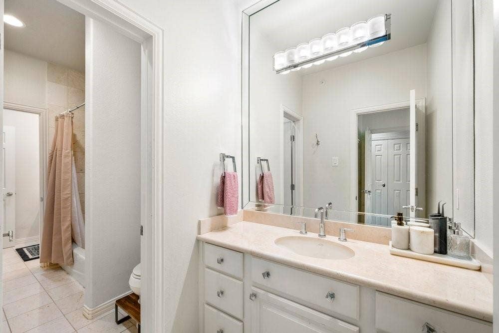 3707 Gilbert Avenue, #17, Dallas, TX 75219 3707 Gilbert Avenue, #17, Dallas, TX 75219