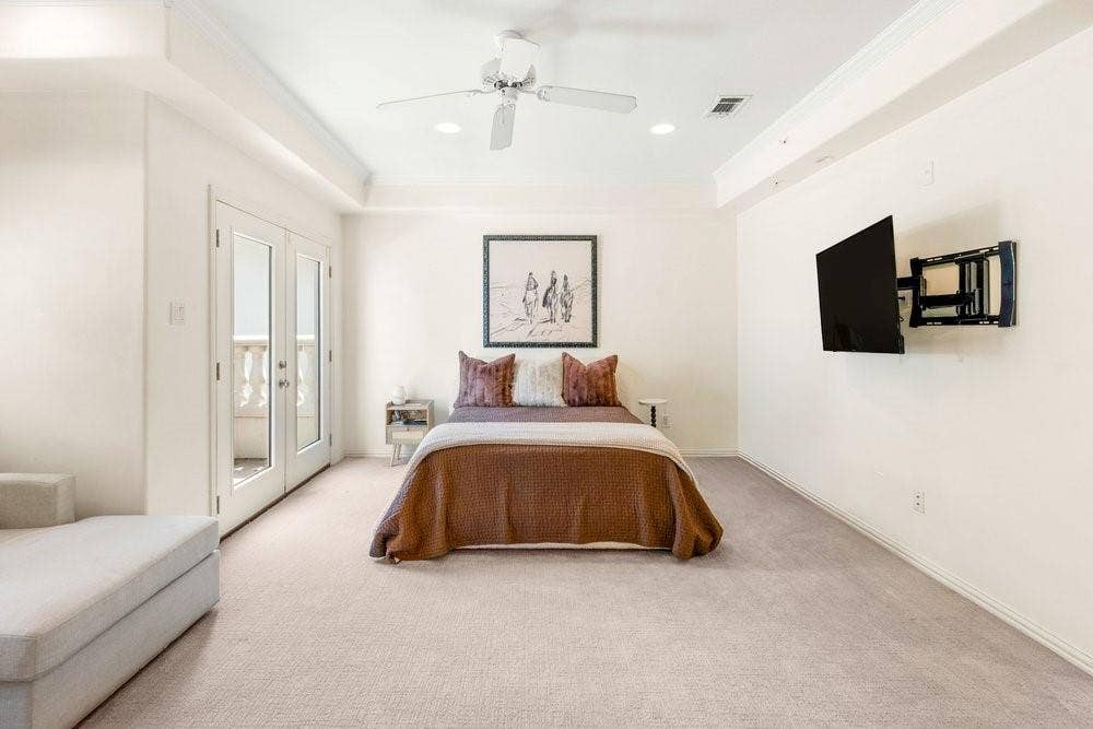 3707 Gilbert Avenue, #17, Dallas, TX 75219 3707 Gilbert Avenue, #17, Dallas, TX 75219