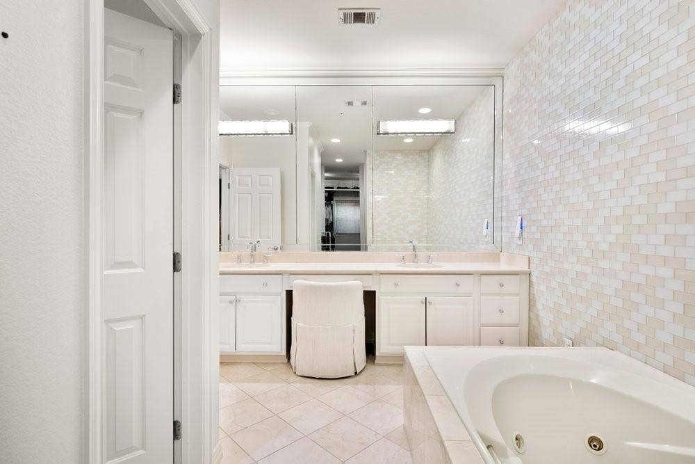 3707 Gilbert Avenue, #17, Dallas, TX 75219 3707 Gilbert Avenue, #17, Dallas, TX 75219