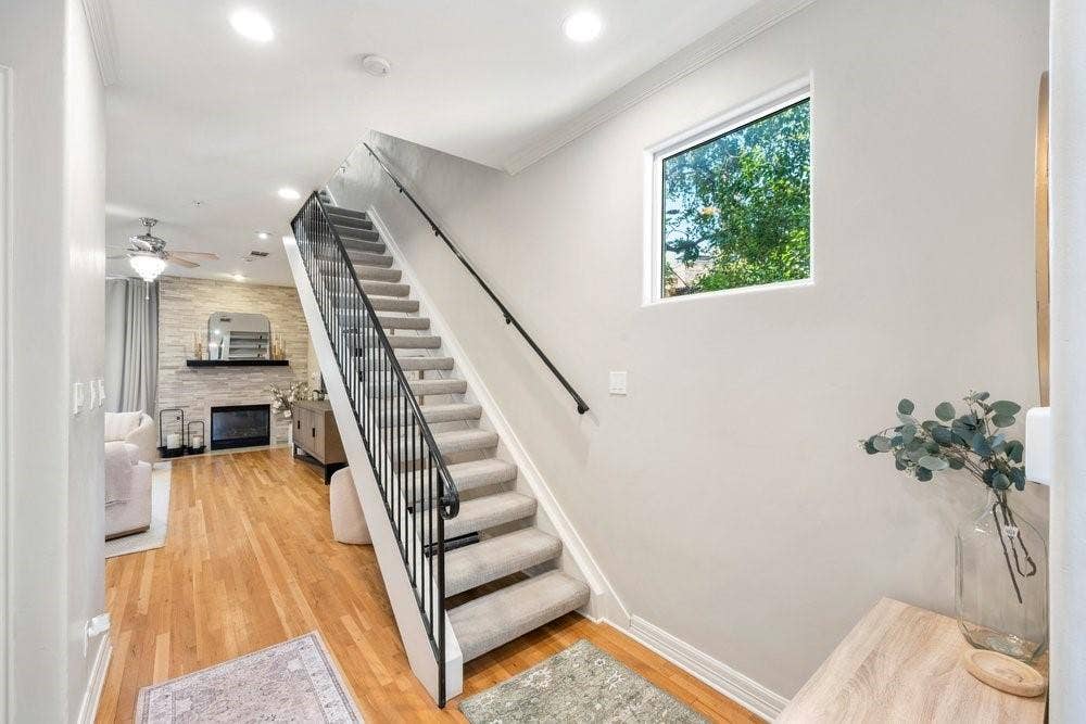 3707 Gilbert Avenue, #17, Dallas, TX 75219 3707 Gilbert Avenue, #17, Dallas, TX 75219