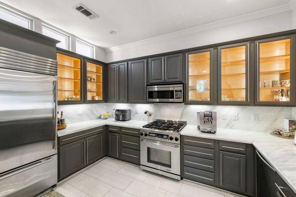 3707 Gilbert Avenue, #17, Dallas, TX 75219 3707 Gilbert Avenue, #17, Dallas, TX 75219