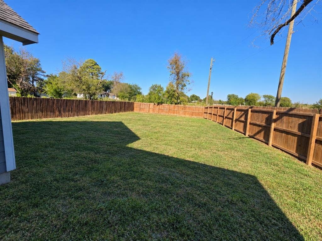 207 E Mccoulskey Street, Terrell, TX 75160 207 E Mccoulskey Street, Terrell, TX 75160