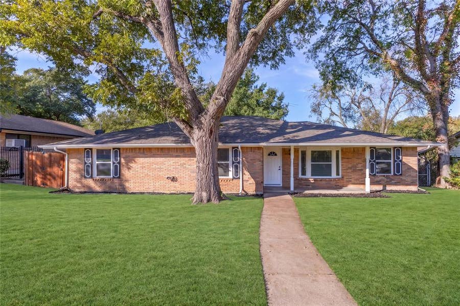 Property photo for 4012 Shady Hollow Lane, Dallas, TX