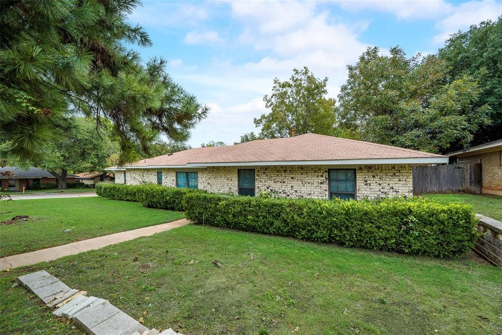 908 Chamberlain Street, Irving, TX 75060 908 Chamberlain Street, Irving, TX 75060