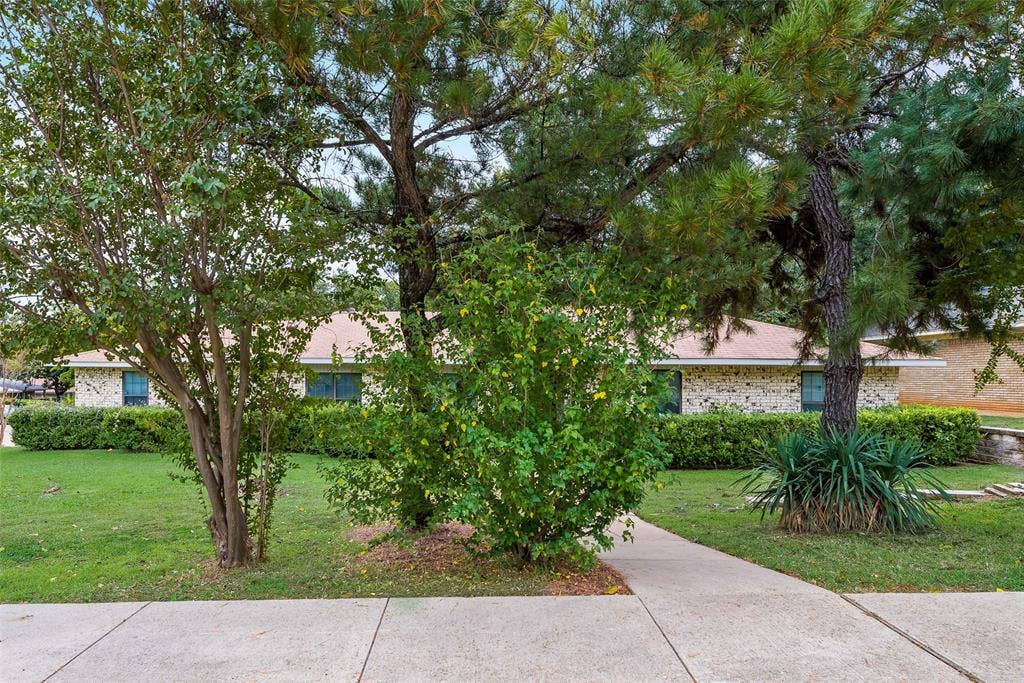 908 Chamberlain Street, Irving, TX 75060 908 Chamberlain Street, Irving, TX 75060