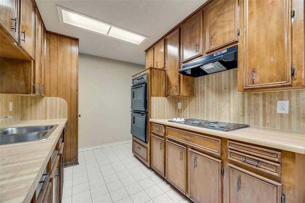 908 Chamberlain Street, Irving, TX 75060 908 Chamberlain Street, Irving, TX 75060