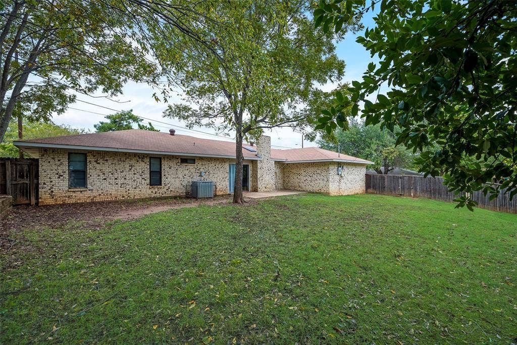 908 Chamberlain Street, Irving, TX 75060 908 Chamberlain Street, Irving, TX 75060