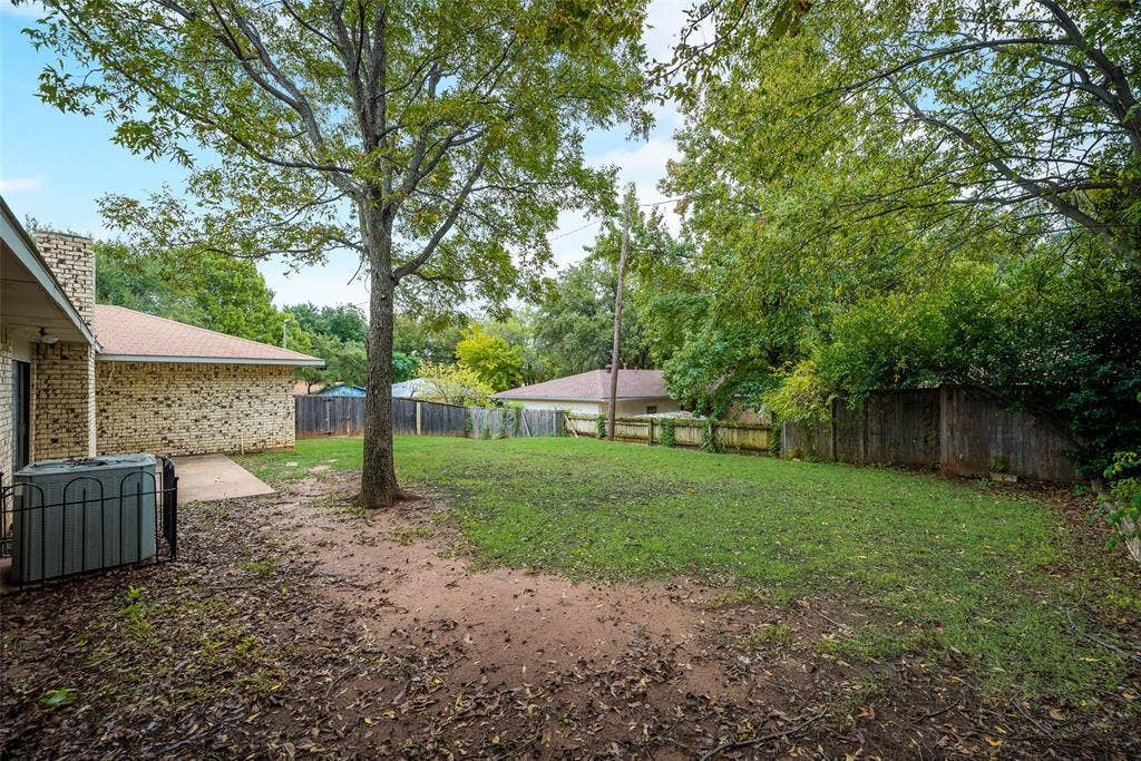 908 Chamberlain Street, Irving, TX 75060 908 Chamberlain Street, Irving, TX 75060