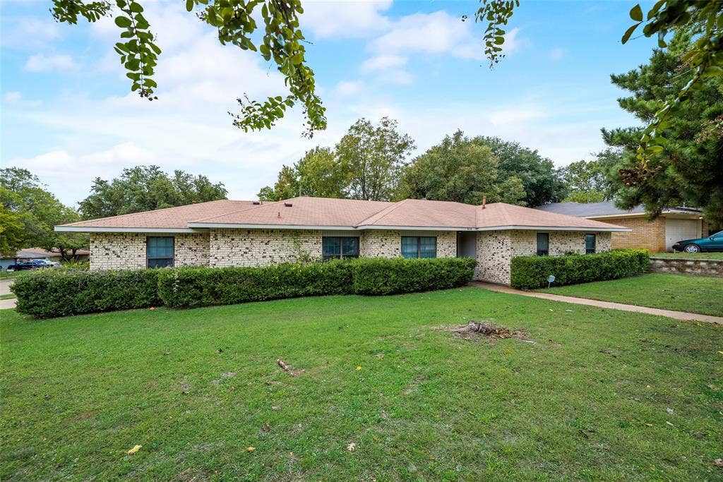 908 Chamberlain Street, Irving, TX 75060 908 Chamberlain Street, Irving, TX 75060