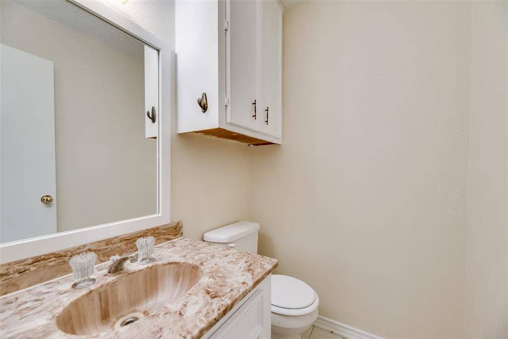 908 Chamberlain Street, Irving, TX 75060 908 Chamberlain Street, Irving, TX 75060