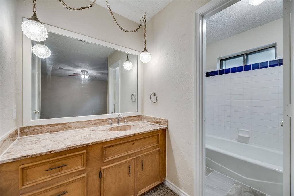 908 Chamberlain Street, Irving, TX 75060 908 Chamberlain Street, Irving, TX 75060
