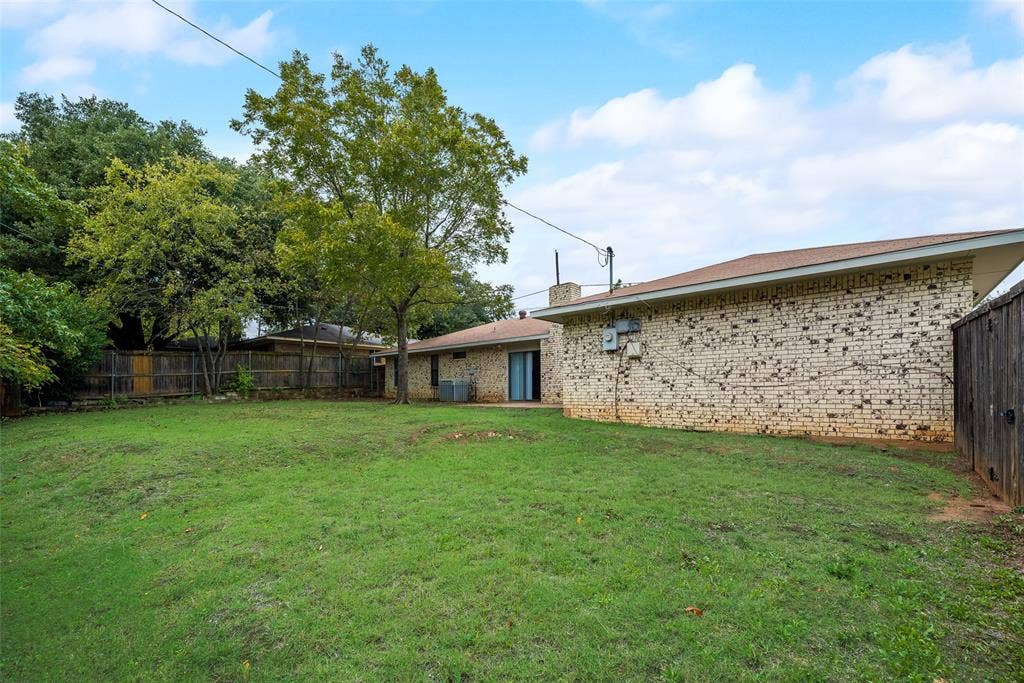 908 Chamberlain Street, Irving, TX 75060 908 Chamberlain Street, Irving, TX 75060