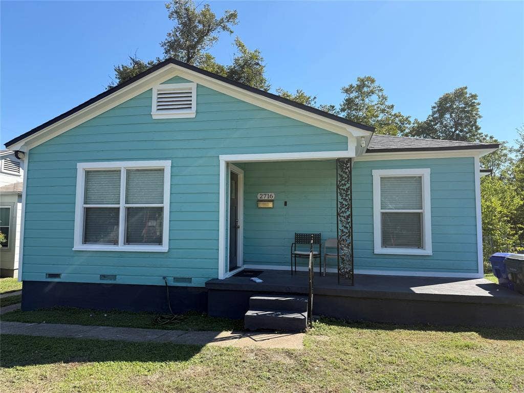 2716 Lyle Avenue, Waco, TX 76708 Single-story exterior featuring lap siding, a front porch with decorative wrought-iron support, and a gabled roofline
