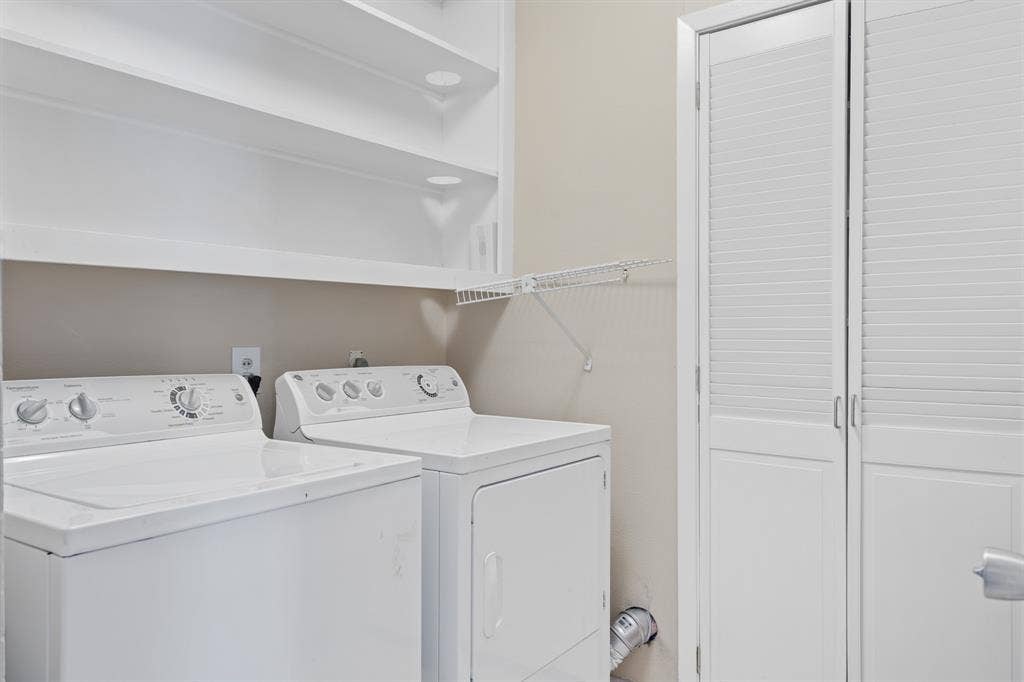 2729 Tanglewood Drive, Commerce, TX 75428 Nice laundry with built in shelving