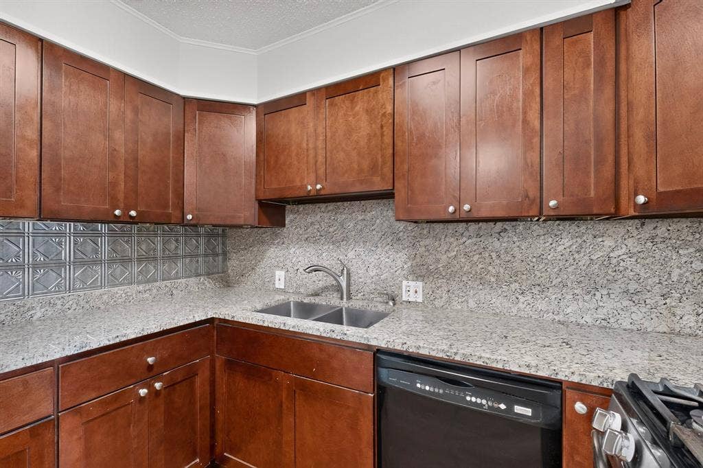 2213 Huskey Street, Garland, TX 75041 2213 Huskey Street, Garland, TX 75041