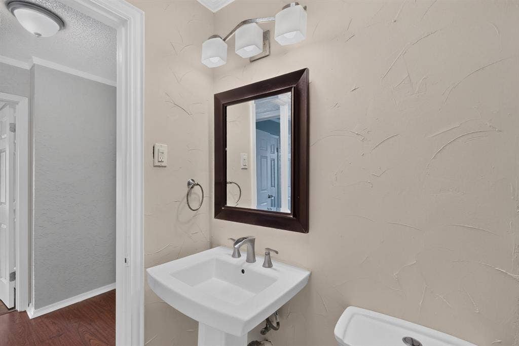 2213 Huskey Street, Garland, TX 75041 2213 Huskey Street, Garland, TX 75041