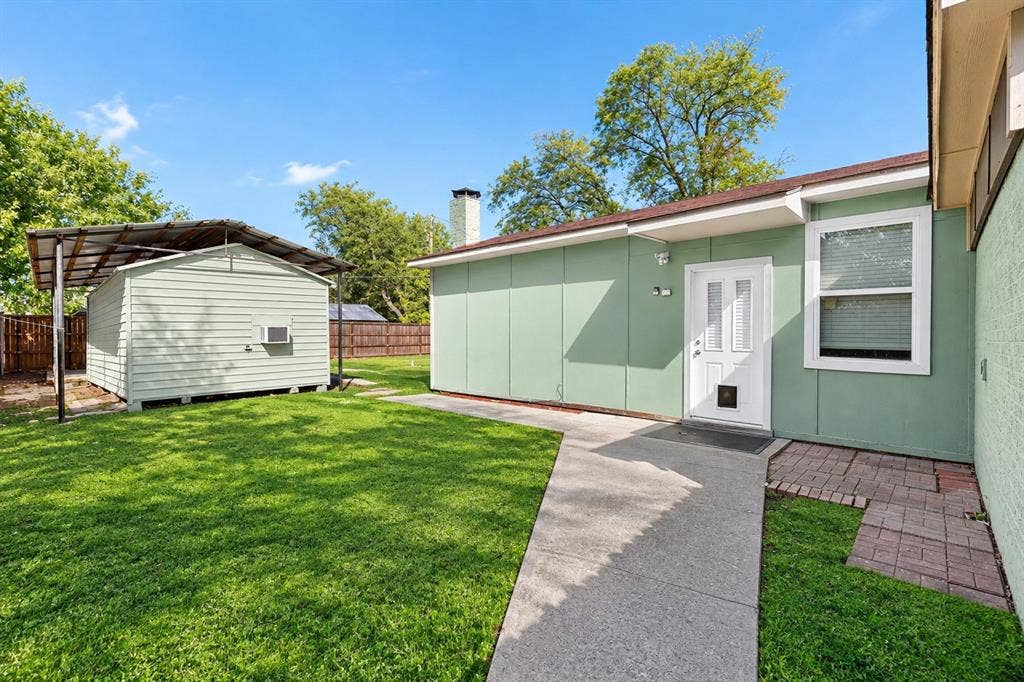2213 Huskey Street, Garland, TX 75041 2213 Huskey Street, Garland, TX 75041