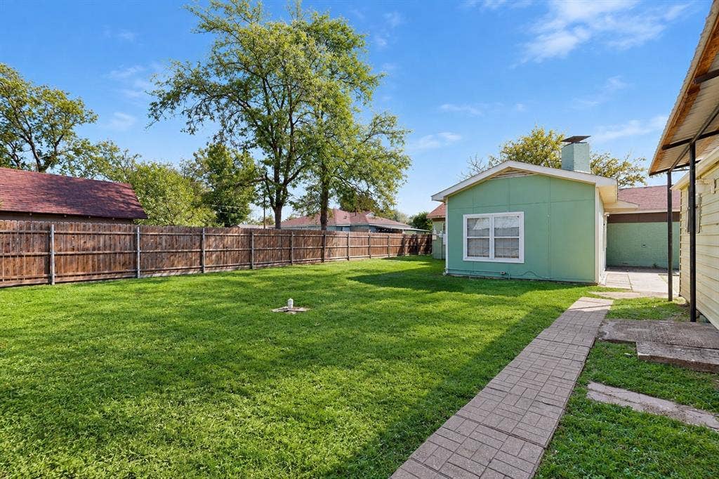 2213 Huskey Street, Garland, TX 75041 2213 Huskey Street, Garland, TX 75041