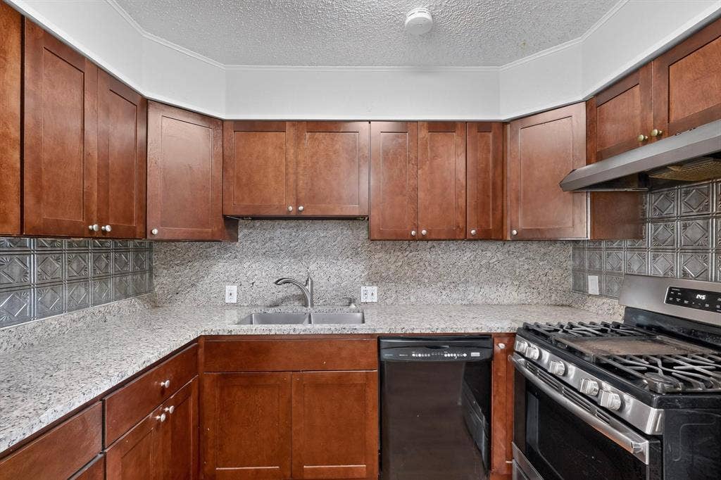 2213 Huskey Street, Garland, TX 75041 2213 Huskey Street, Garland, TX 75041