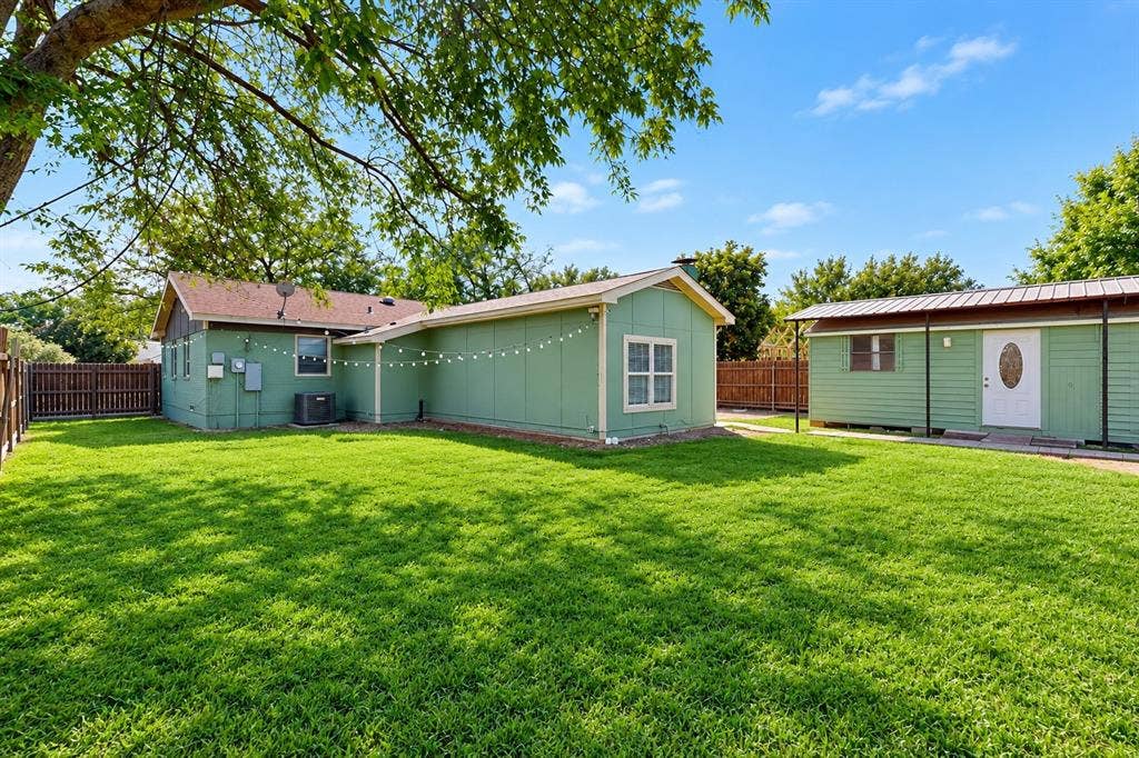 2213 Huskey Street, Garland, TX 75041 2213 Huskey Street, Garland, TX 75041