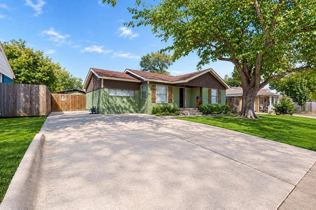 2213 Huskey Street, Garland, TX 75041 2213 Huskey Street, Garland, TX 75041