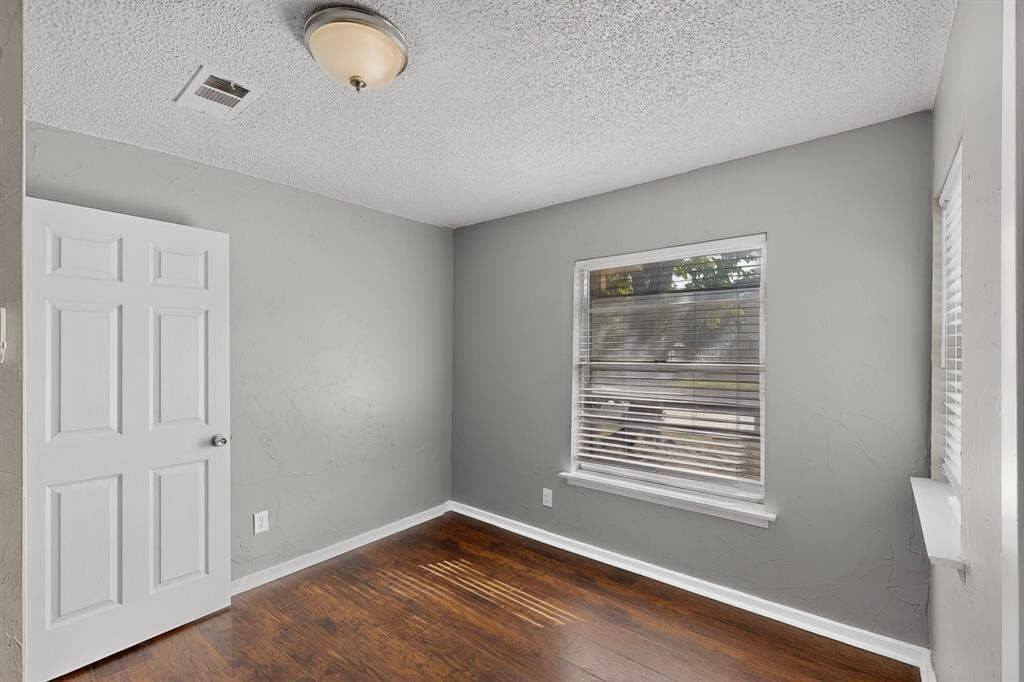 2213 Huskey Street, Garland, TX 75041 2213 Huskey Street, Garland, TX 75041