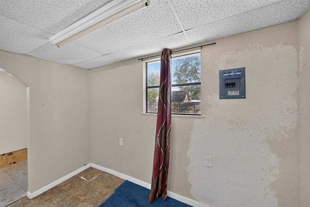 2213 Huskey Street, Garland, TX 75041 2213 Huskey Street, Garland, TX 75041
