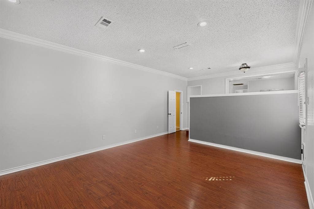 2213 Huskey Street, Garland, TX 75041 2213 Huskey Street, Garland, TX 75041