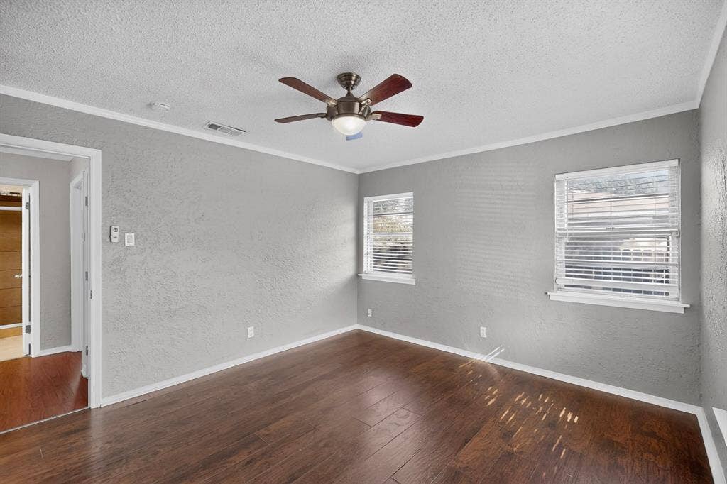 2213 Huskey Street, Garland, TX 75041 2213 Huskey Street, Garland, TX 75041